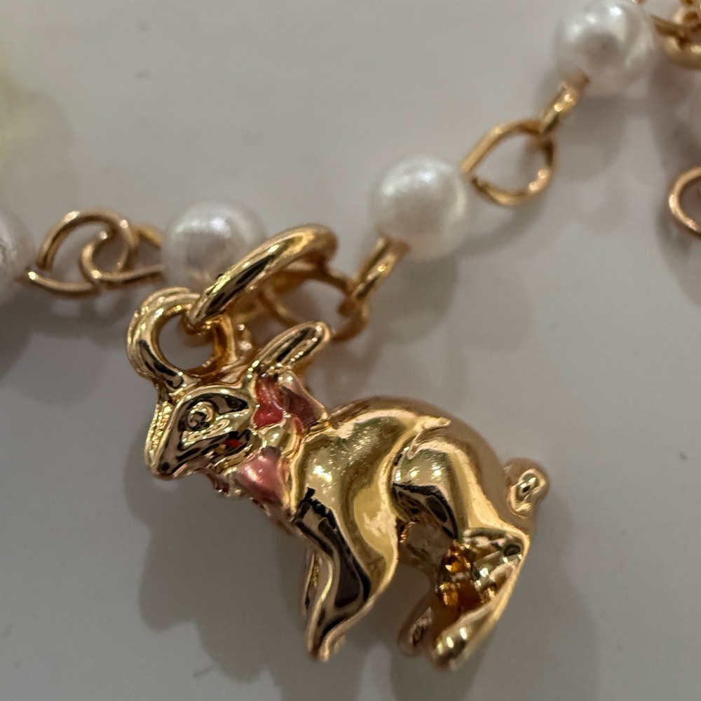 Gold and Green Charm Bracelet with Delicate Design - Picture 6 of 7